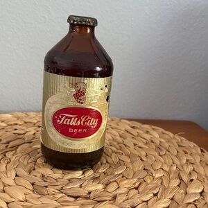 1960’s UNOPENED VINTAGE Falls City Beer Amber Bottle with Gold Label